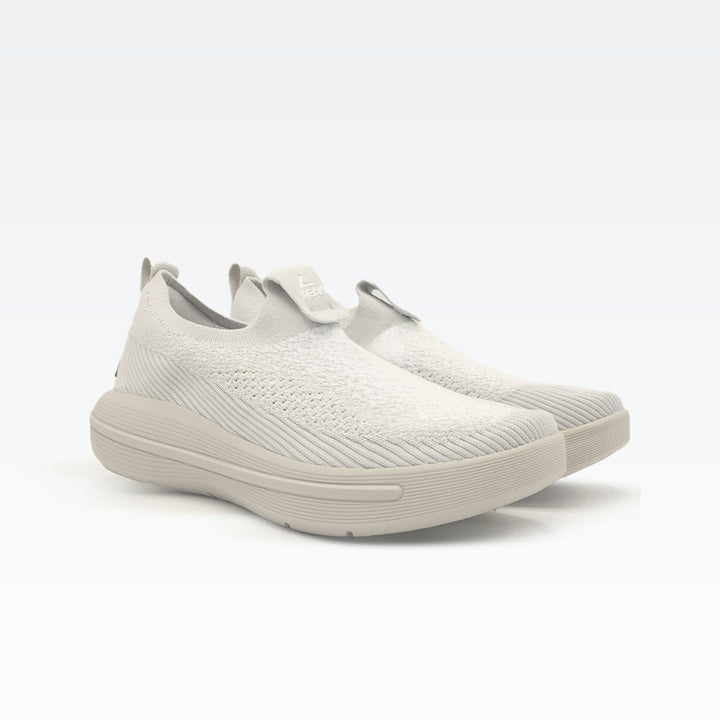 Peak Slip On Shoes White Flower Yarn